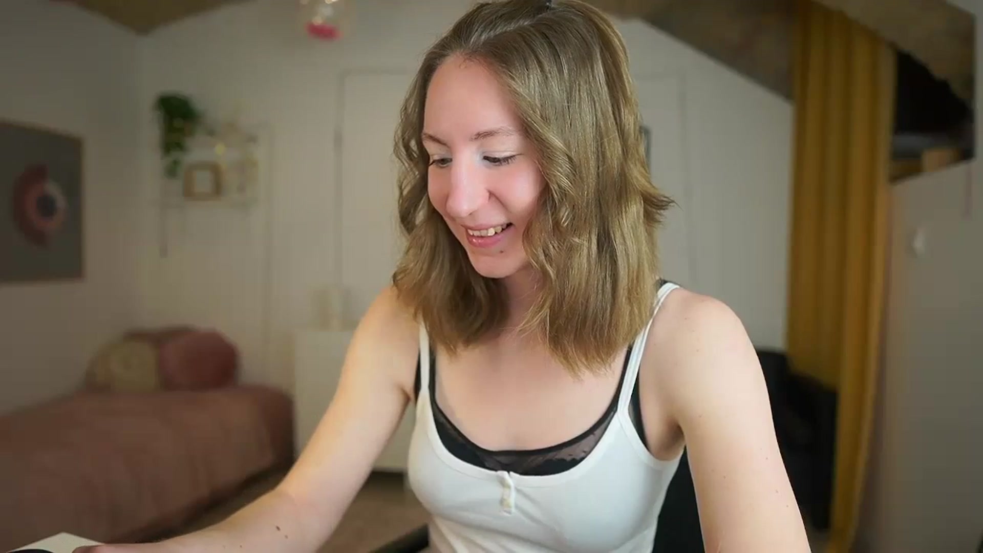 Gallery image thumbnail from Samantha_Snt's myfreecams stream on, 03/08/2024, 10:48 image 8 of 20