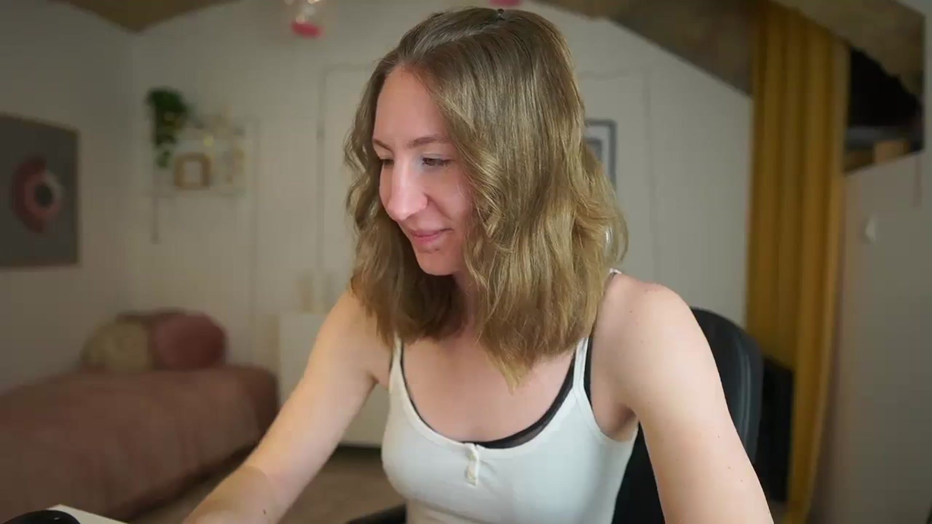 Gallery image thumbnail from Samantha_Snt's myfreecams stream on, 03/08/2024, 13:21 image 2 of 20