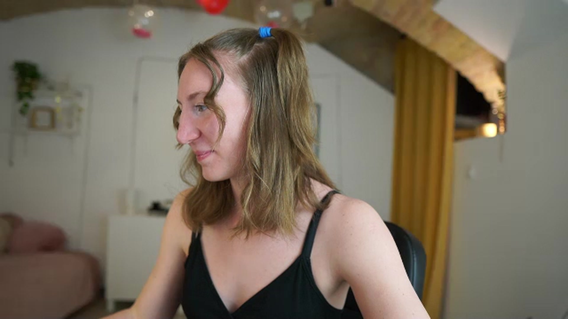 Gallery image thumbnail from Samantha_Snt's myfreecams stream on, 03/15/2024, 14:51 image 11 of 20