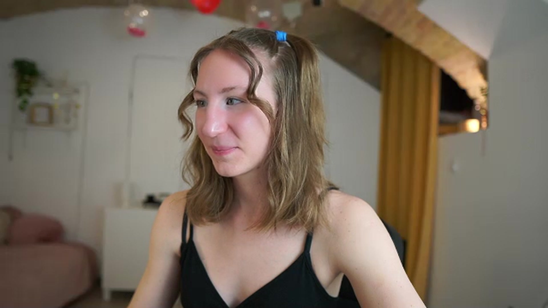 Gallery image thumbnail from Samantha_Snt's myfreecams stream on, 03/15/2024, 14:51 image 18 of 20