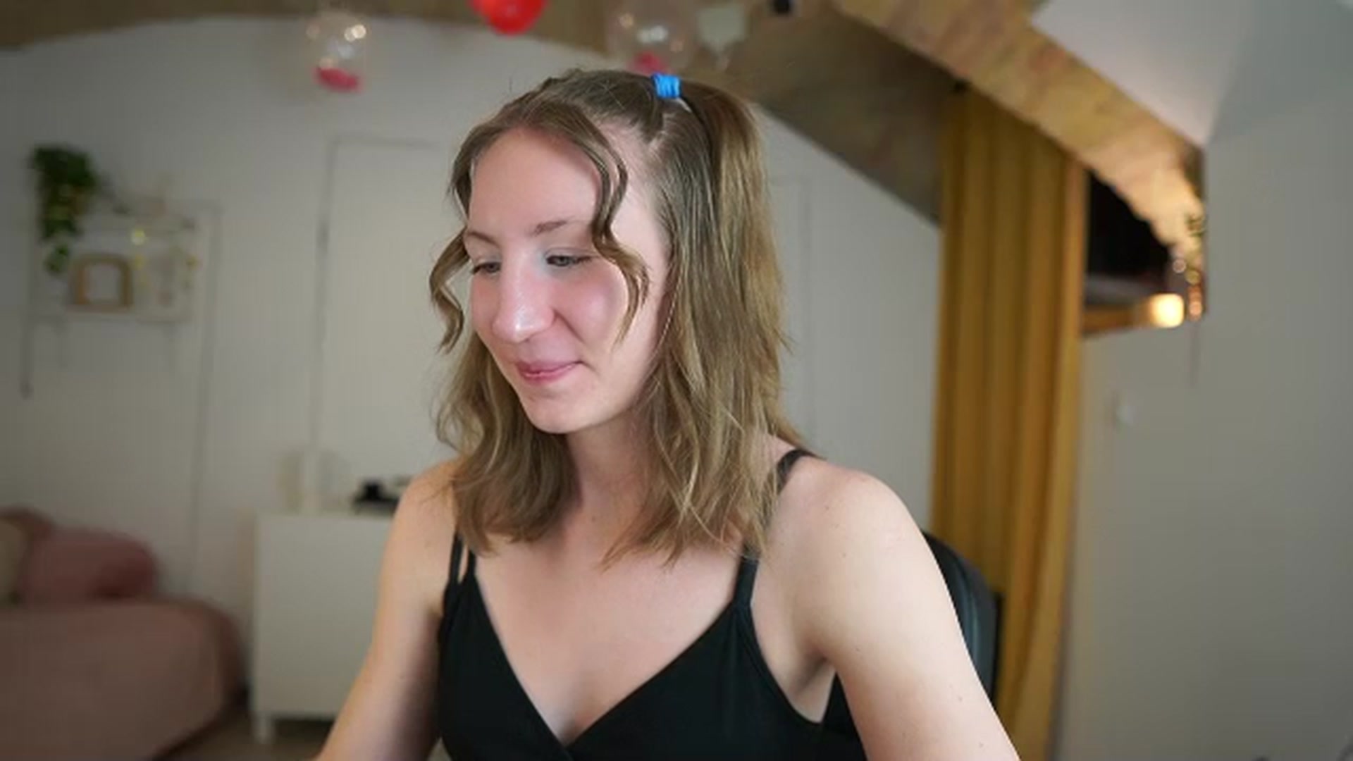 Gallery image thumbnail from Samantha_Snt's myfreecams stream on, 03/15/2024, 14:51 image 12 of 20