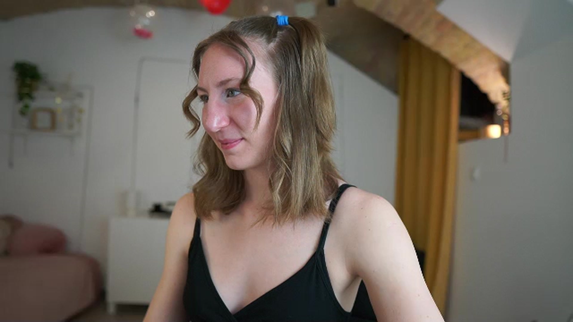 Gallery image thumbnail from Samantha_Snt's myfreecams stream on, 03/15/2024, 14:51 image 4 of 20