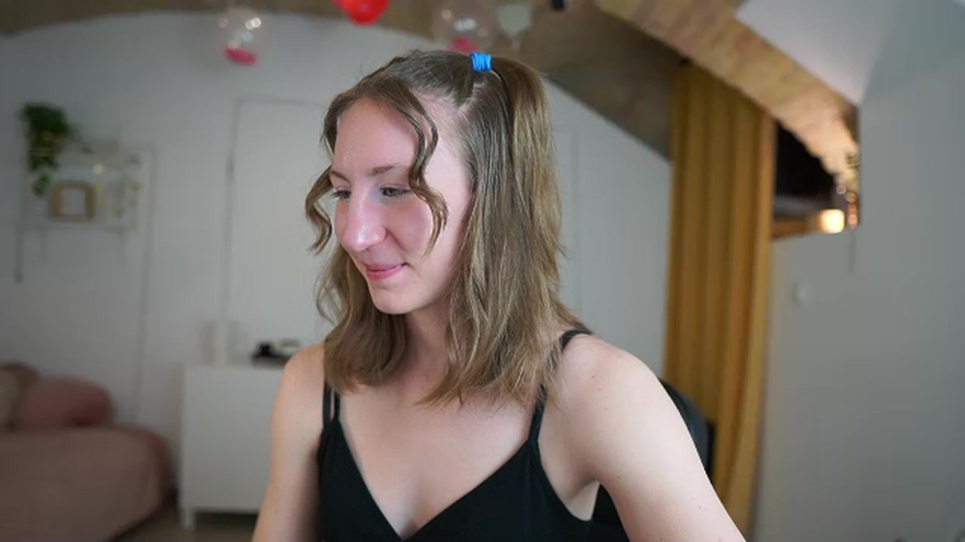 Gallery image thumbnail from Samantha_Snt's myfreecams stream on, 03/15/2024, 14:51 image 15 of 20