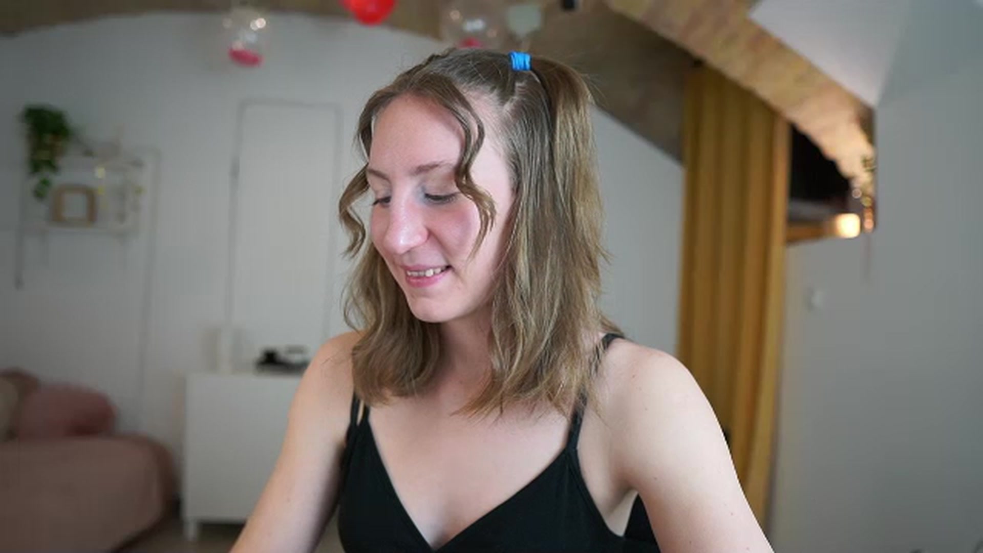 Gallery image thumbnail from Samantha_Snt's myfreecams stream on, 03/15/2024, 14:51 image 16 of 20