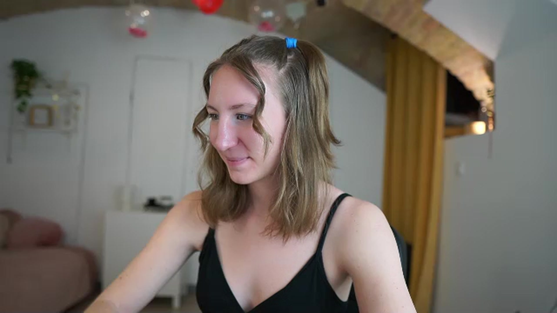 Gallery image thumbnail from Samantha_Snt's myfreecams stream on, 03/15/2024, 17:12 image 19 of 20