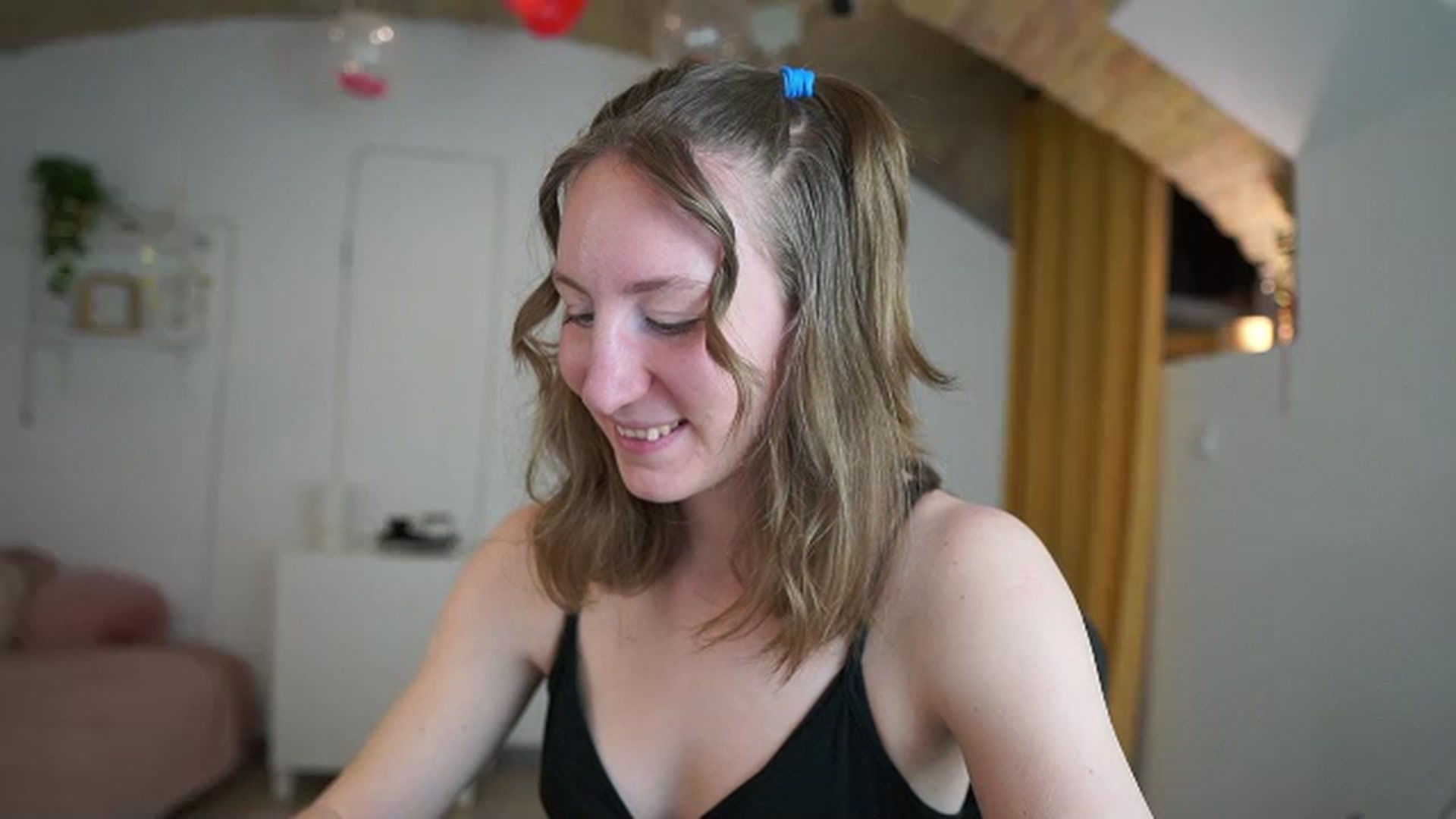 Gallery image thumbnail from Samantha_Snt's myfreecams stream on, 03/15/2024, 17:12 image 2 of 20