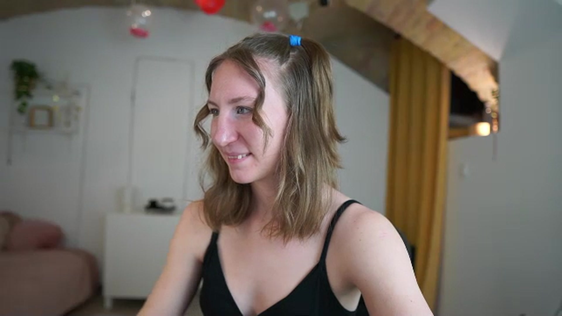 Gallery image thumbnail from Samantha_Snt's myfreecams stream on, 03/15/2024, 17:12 image 17 of 20