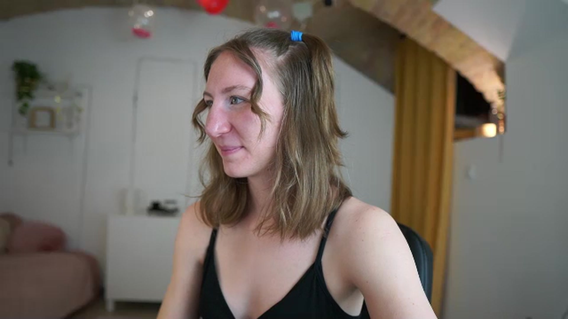 Gallery image thumbnail from Samantha_Snt's myfreecams stream on, 03/15/2024, 17:12 image 7 of 20