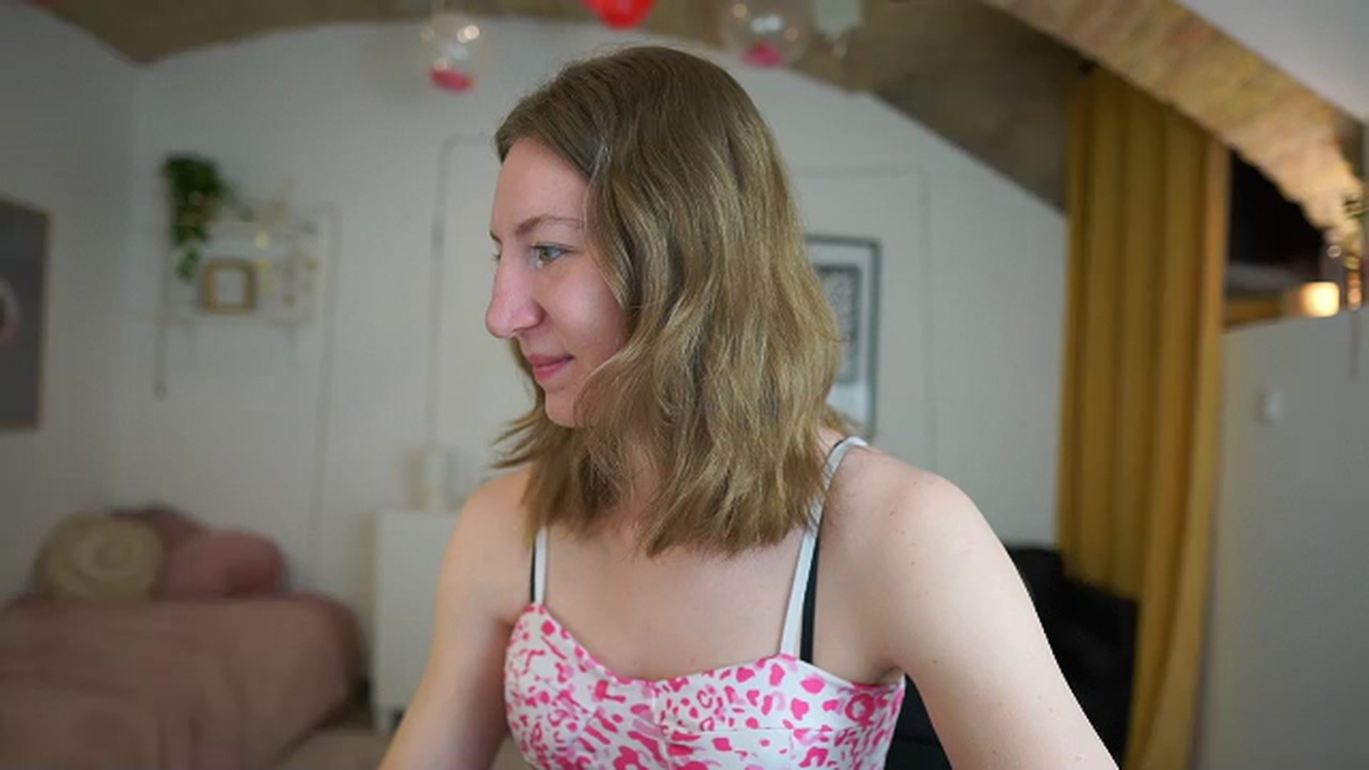 Gallery image thumbnail from Samantha_Snt's myfreecams stream on, 03/17/2024, 09:43 image 19 of 20