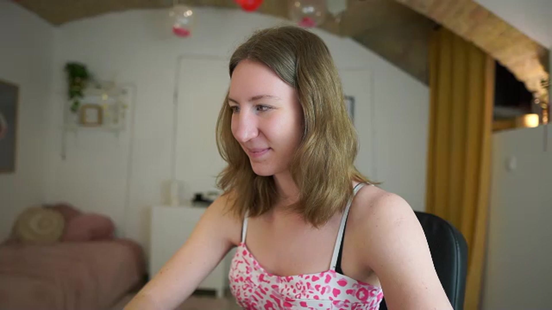 Gallery image thumbnail from Samantha_Snt's myfreecams stream on, 03/17/2024, 14:18 image 6 of 20