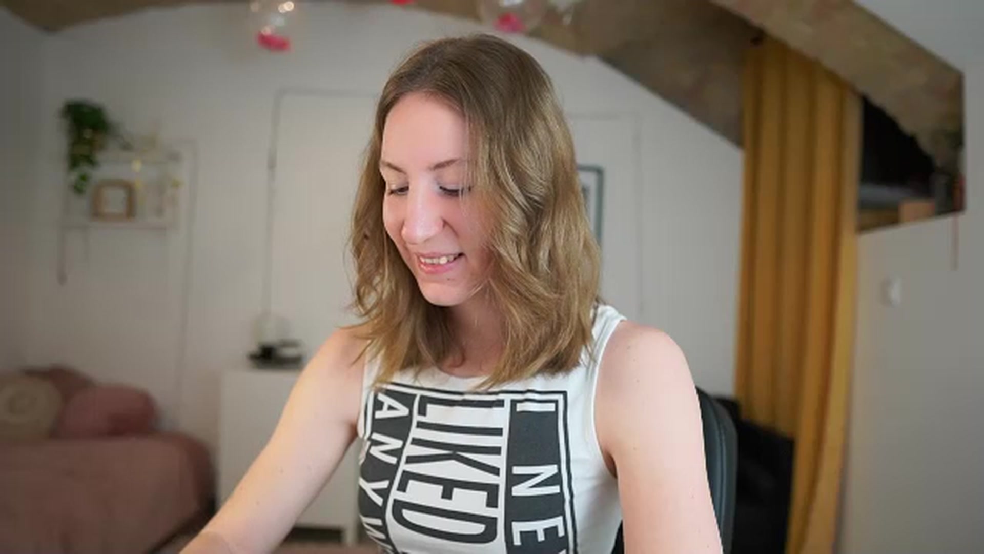 Gallery image thumbnail from Samantha_Snt's myfreecams stream on, 03/18/2024, 10:11 image 12 of 20