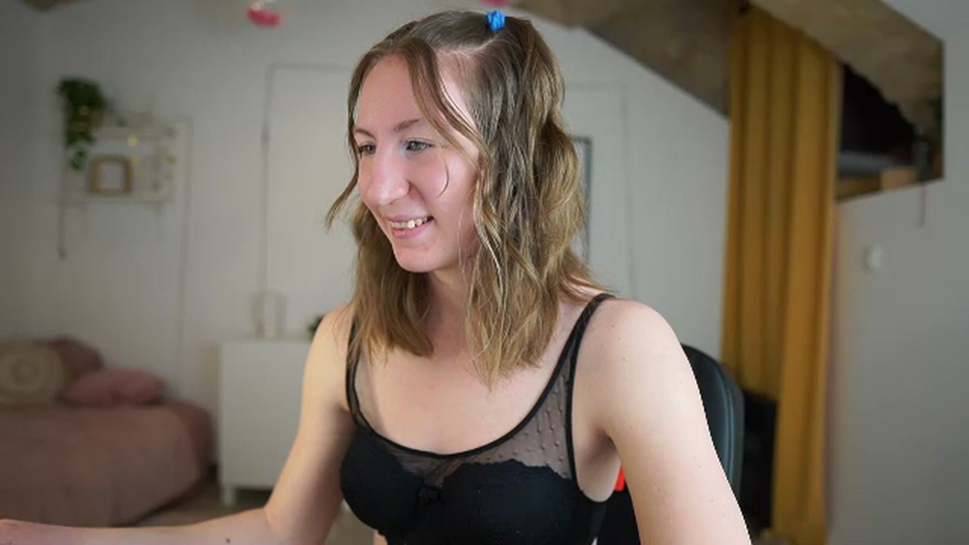 Gallery image thumbnail from Samantha_Snt's myfreecams stream on, 03/23/2024, 10:34 image 17 of 20