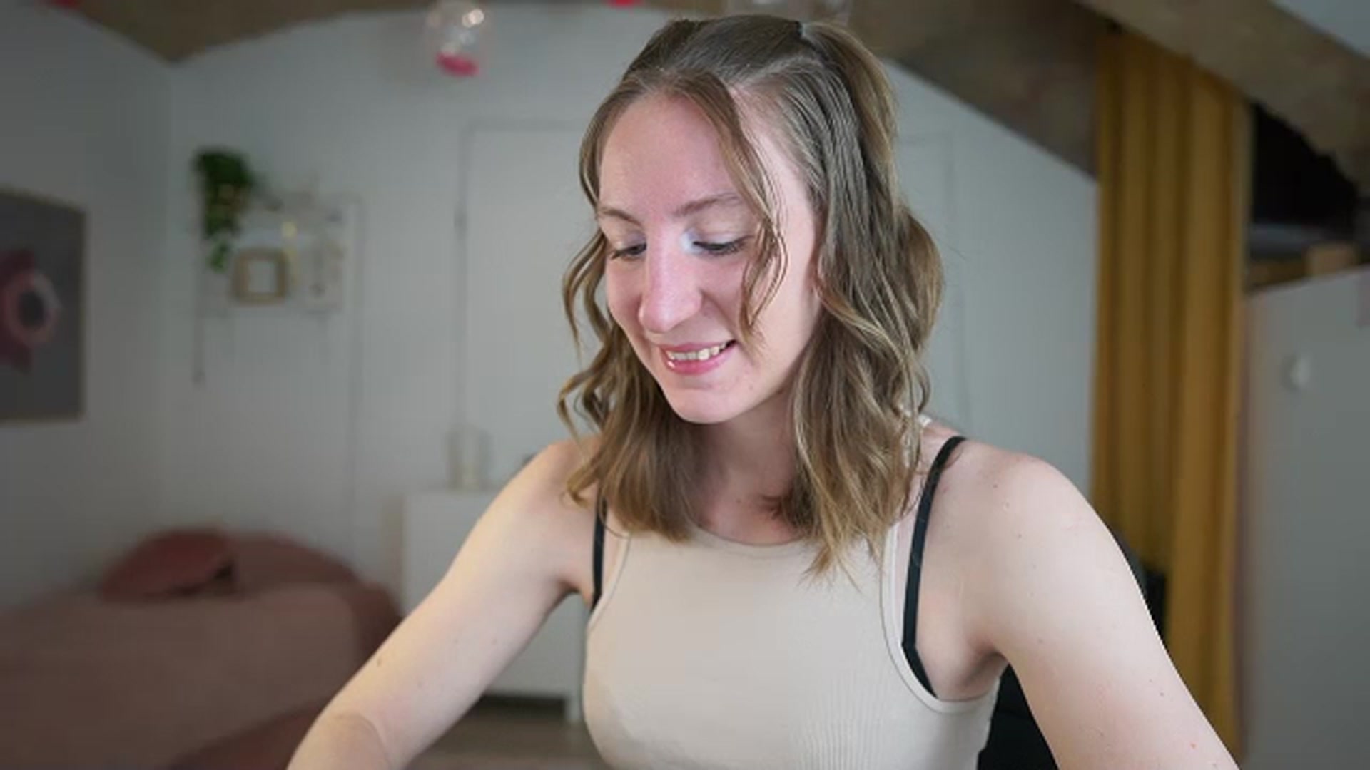 Gallery image thumbnail from Samantha_Snt's myfreecams stream on, 03/26/2024, 09:21 image 8 of 20