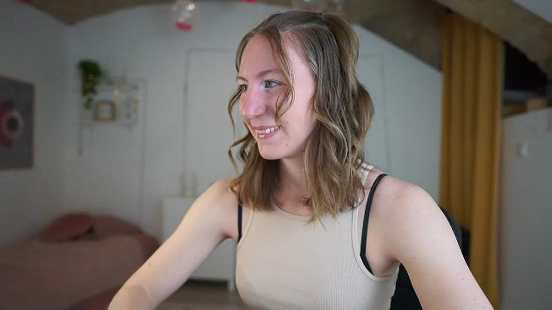 Gallery image thumbnail from Samantha_Snt's myfreecams stream on, 03/26/2024, 09:21 image 10 of 20