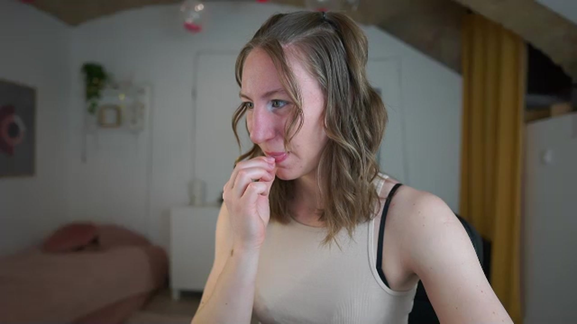 Gallery image thumbnail from Samantha_Snt's myfreecams stream on, 03/26/2024, 09:21 image 9 of 20