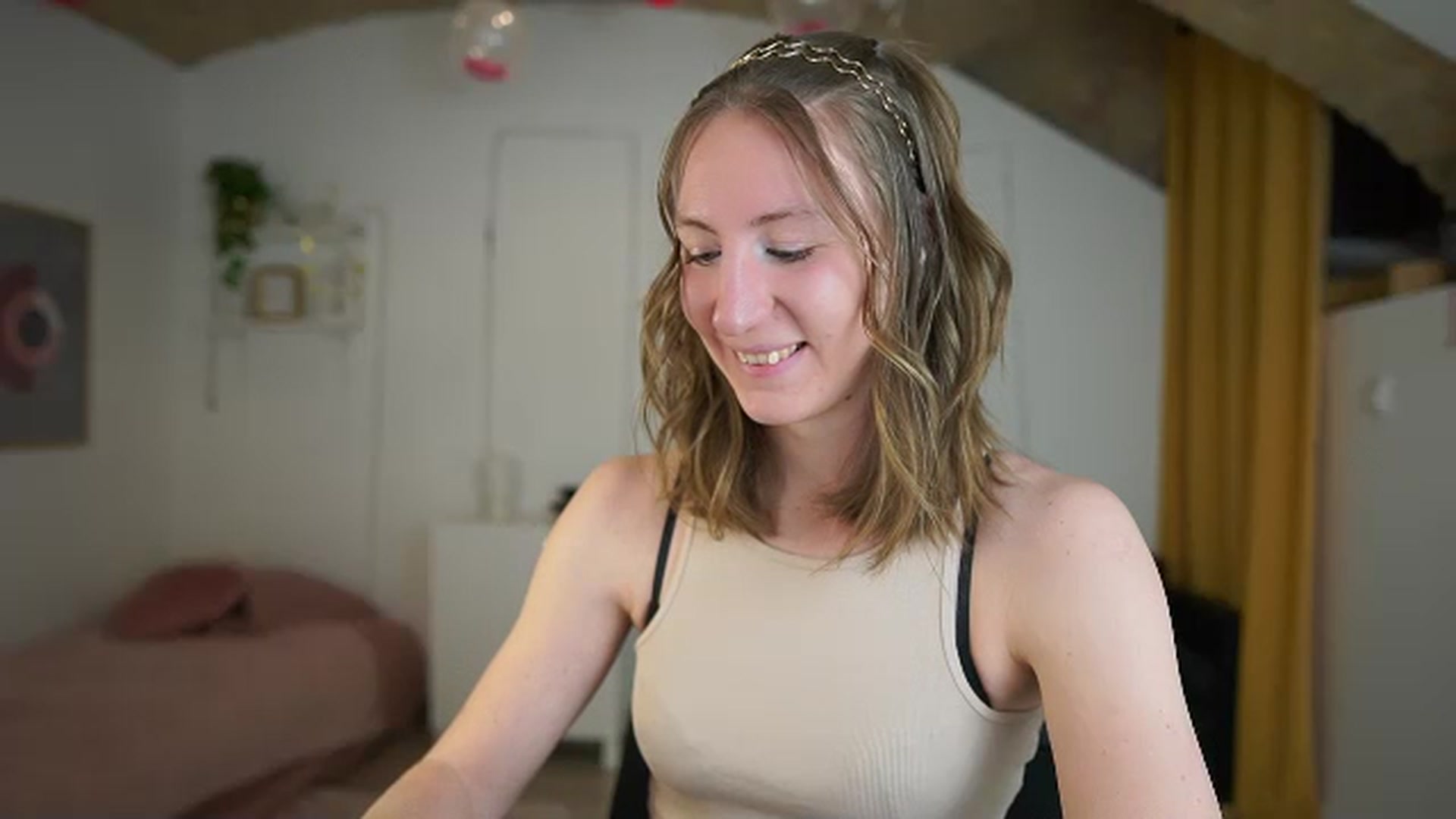 Gallery image thumbnail from Samantha_Snt's myfreecams stream on, 03/26/2024, 12:44 image 7 of 20