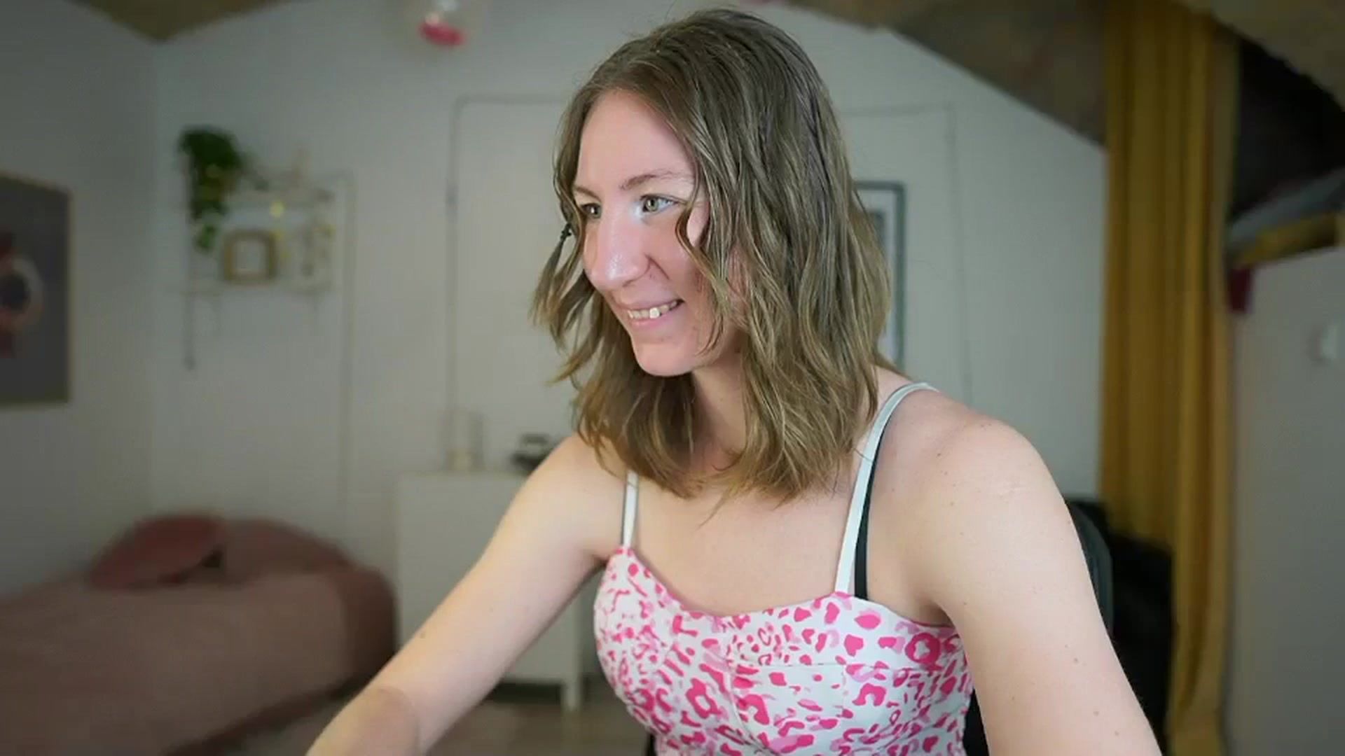 Gallery image thumbnail from Samantha_Snt's myfreecams stream on, 03/27/2024, 12:01 image 4 of 20