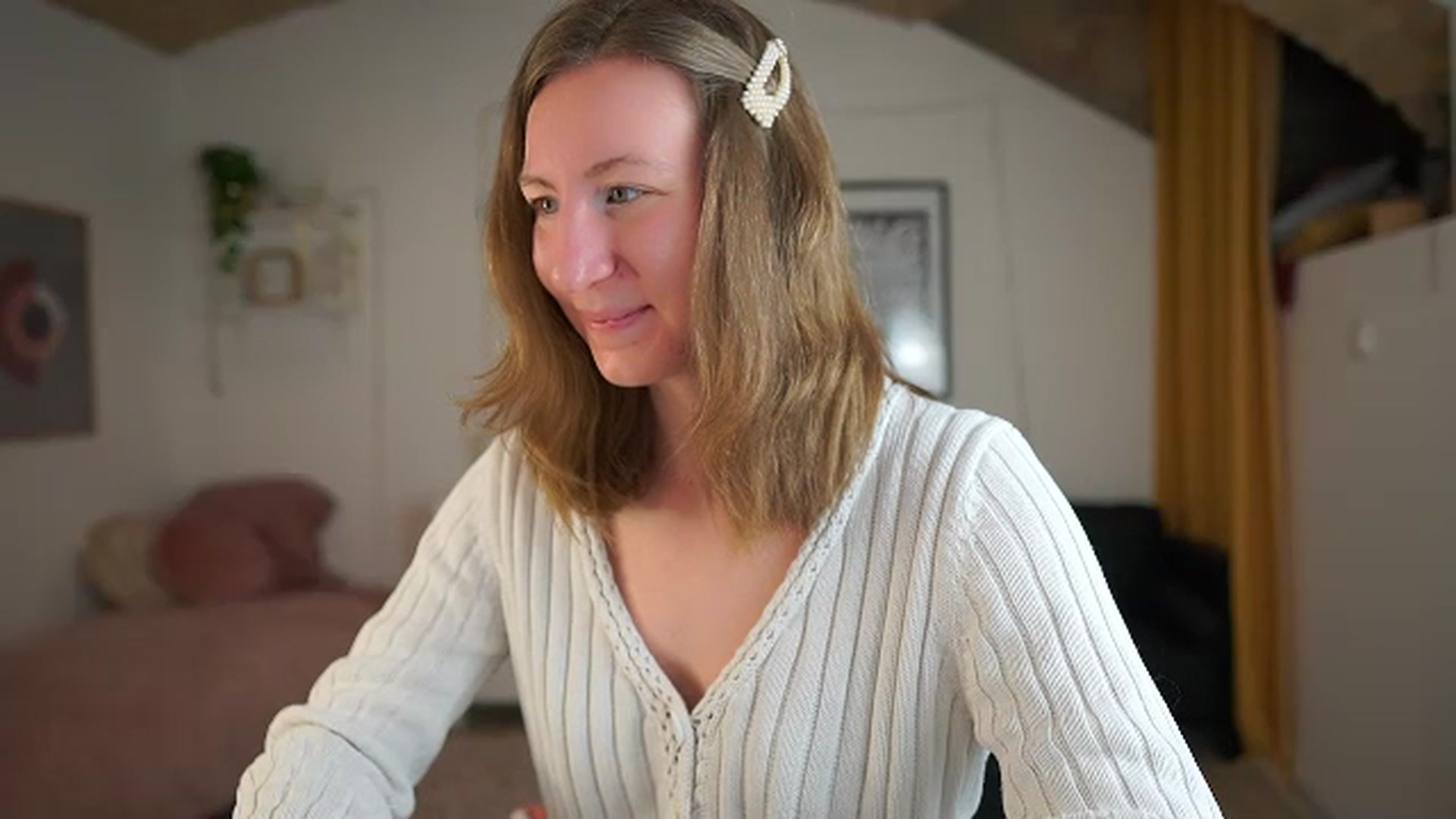 Gallery image thumbnail from Samantha_Snt's myfreecams stream on, 04/02/2024, 09:46 image 19 of 20