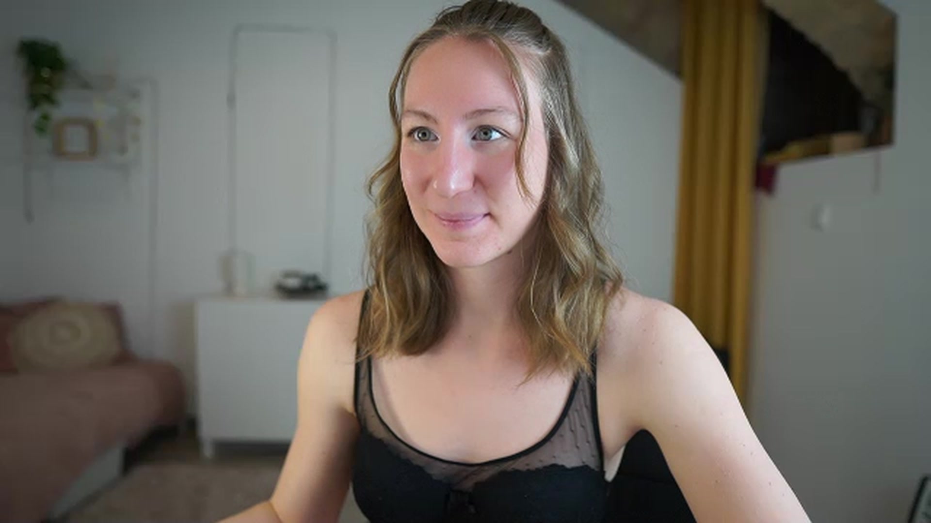 Gallery image thumbnail from Samantha_Snt's myfreecams stream on, 04/04/2024, 12:50 image 3 of 20