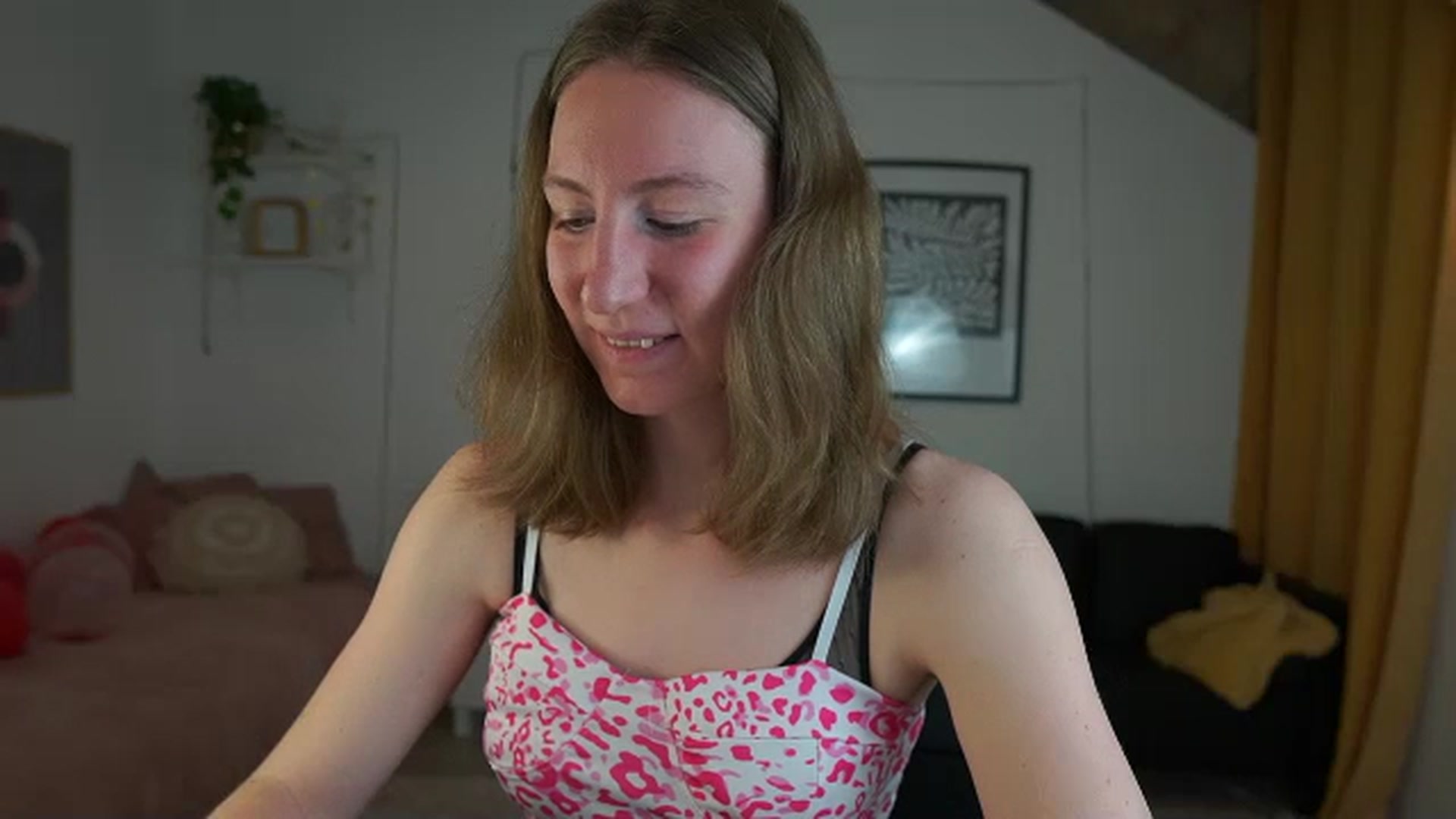 Gallery image thumbnail from Samantha_Snt's myfreecams stream on, 04/07/2024, 11:29 image 19 of 20