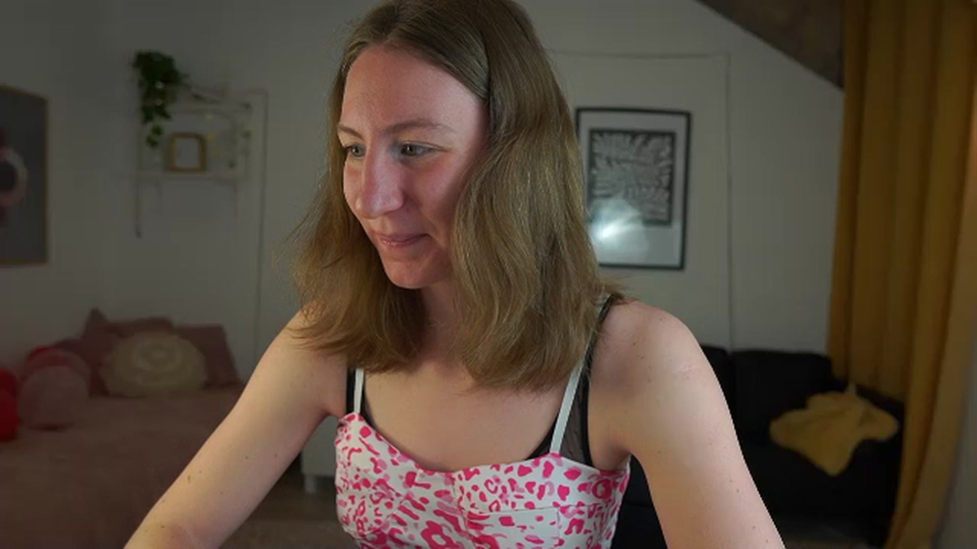 Gallery image thumbnail from Samantha_Snt's myfreecams stream on, 04/07/2024, 11:29 image 10 of 20