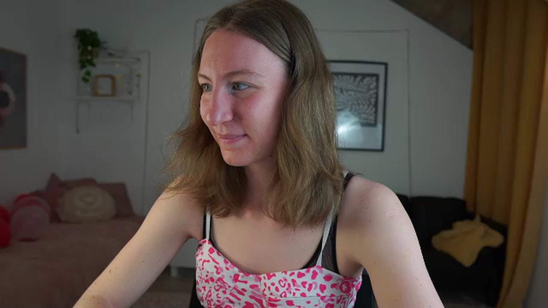 Gallery image thumbnail from Samantha_Snt's myfreecams stream on, 04/07/2024, 11:29 image 3 of 20