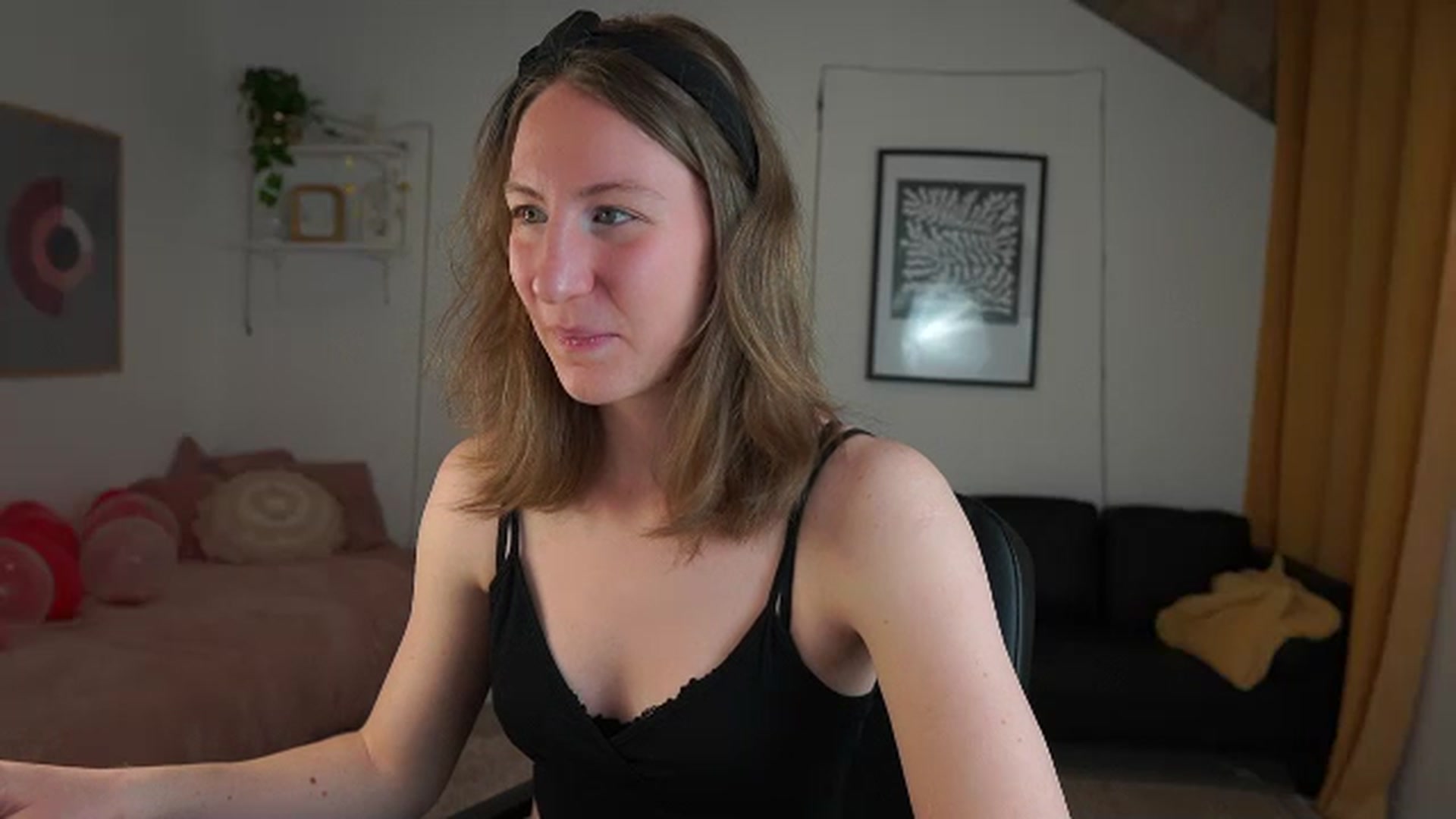 Gallery image thumbnail from Samantha_Snt's myfreecams stream on, 04/08/2024, 11:22 image 4 of 20