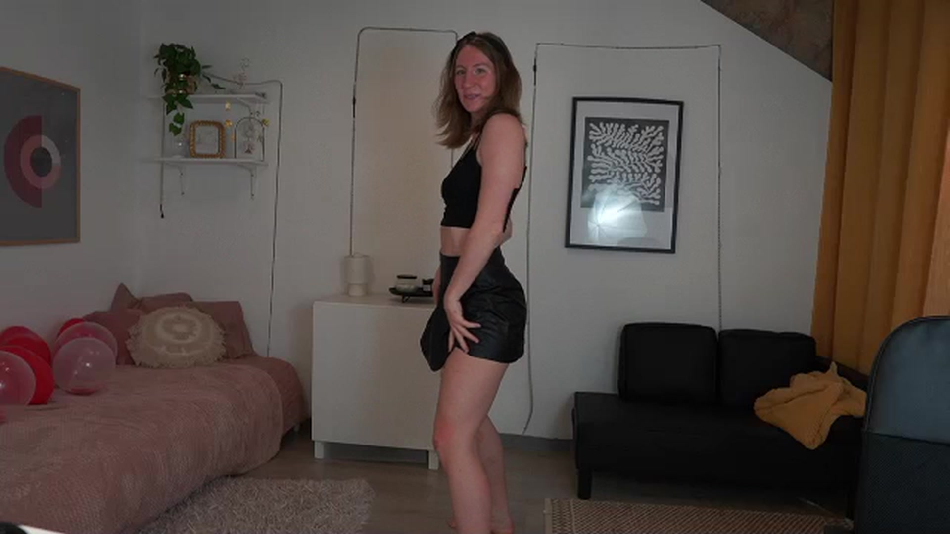 Gallery image thumbnail from Samantha_Snt's myfreecams stream on, 04/08/2024, 11:22 image 15 of 20