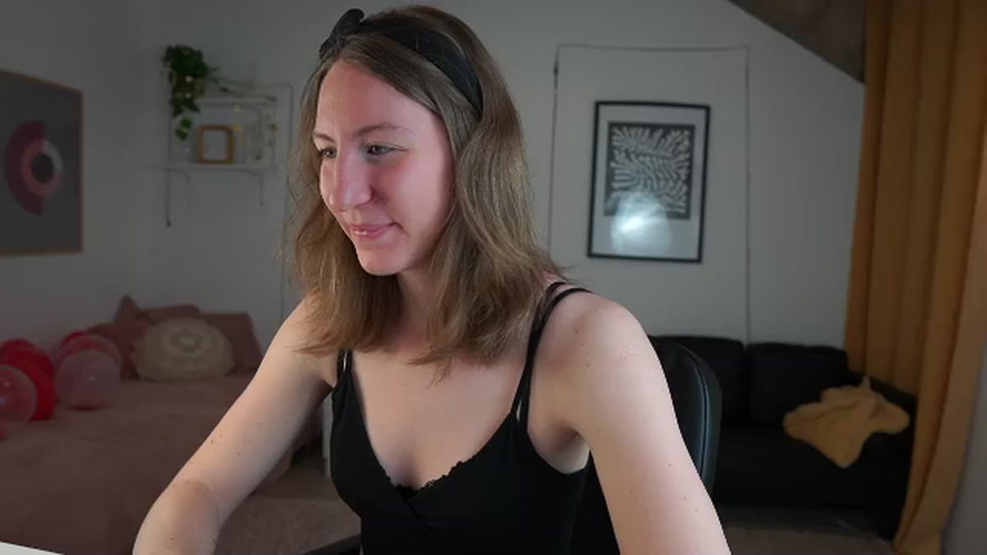 Gallery image thumbnail from Samantha_Snt's myfreecams stream on, 04/08/2024, 11:22 image 3 of 20