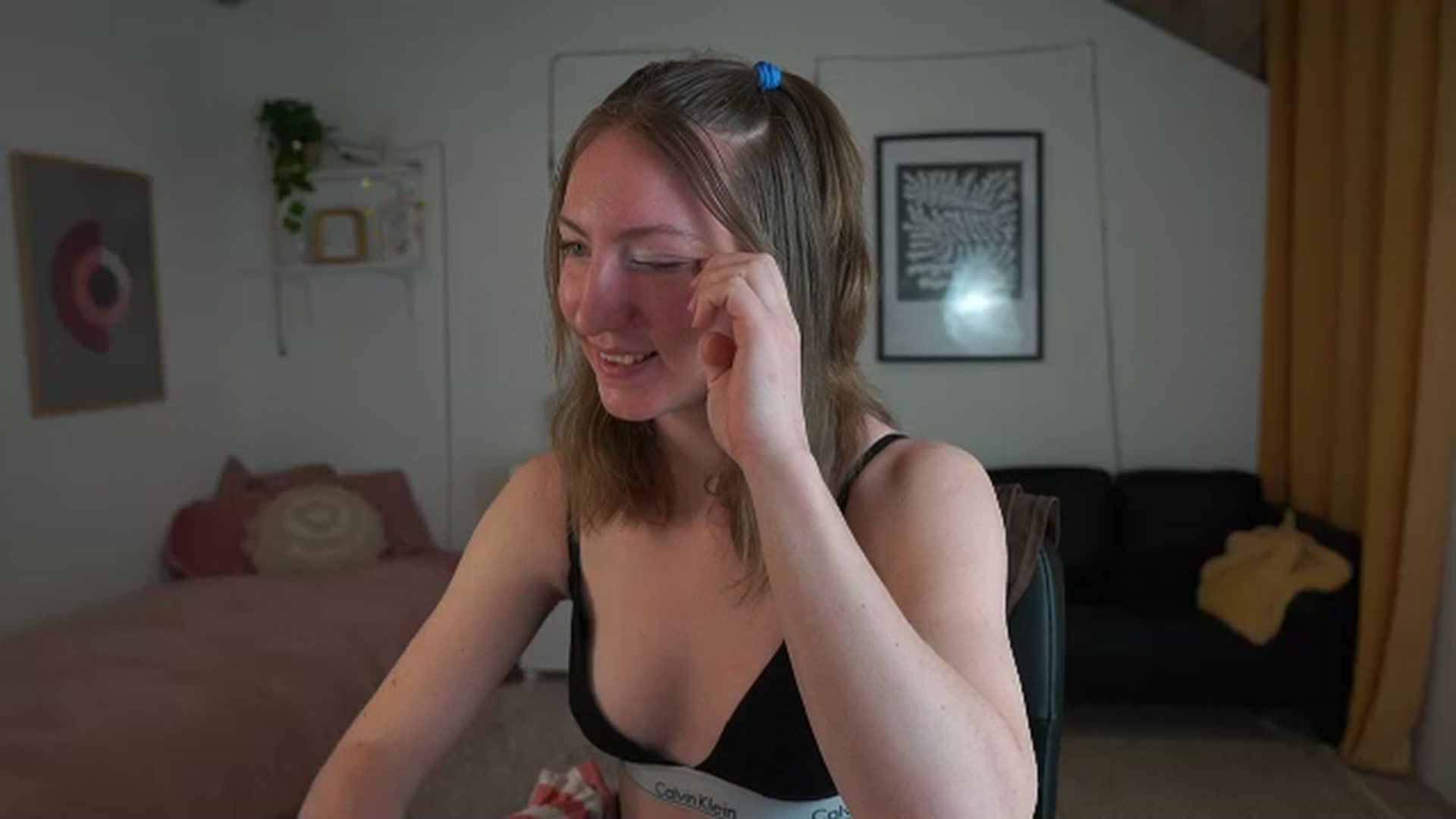 Gallery image thumbnail from Samantha_Snt's myfreecams stream on, 04/10/2024, 10:04 image 3 of 20