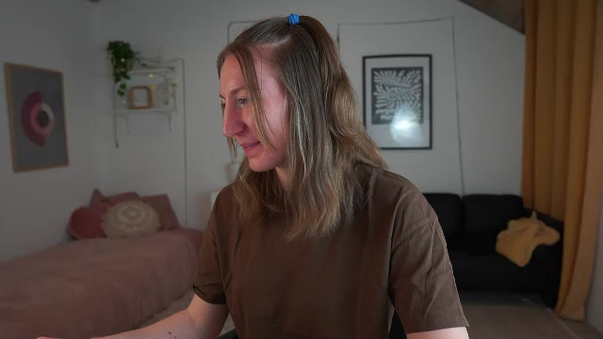Gallery image thumbnail from Samantha_Snt's myfreecams stream on, 04/10/2024, 12:18 image 6 of 20