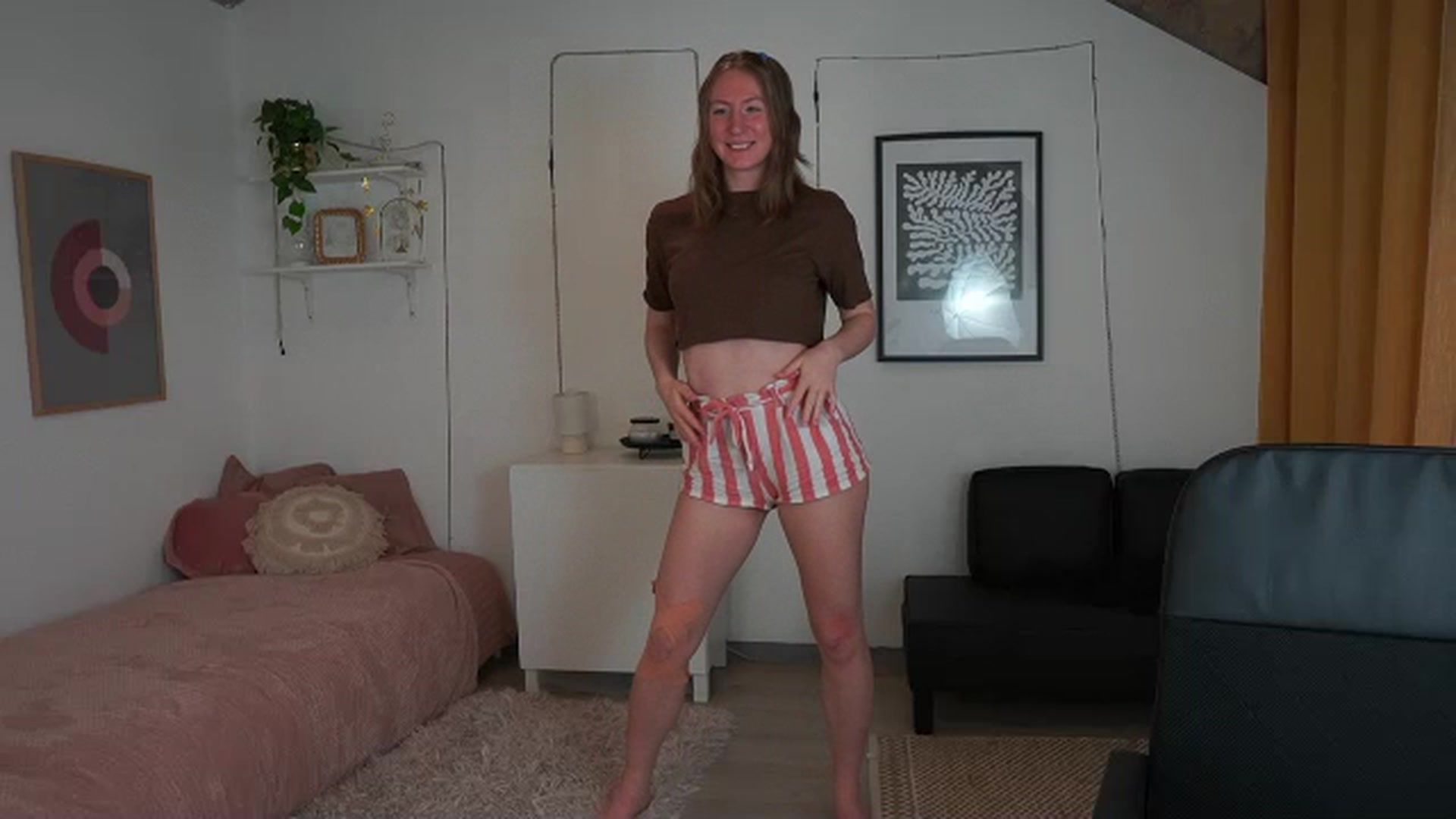 Gallery image thumbnail from Samantha_Snt's myfreecams stream on, 04/10/2024, 12:18 image 12 of 20