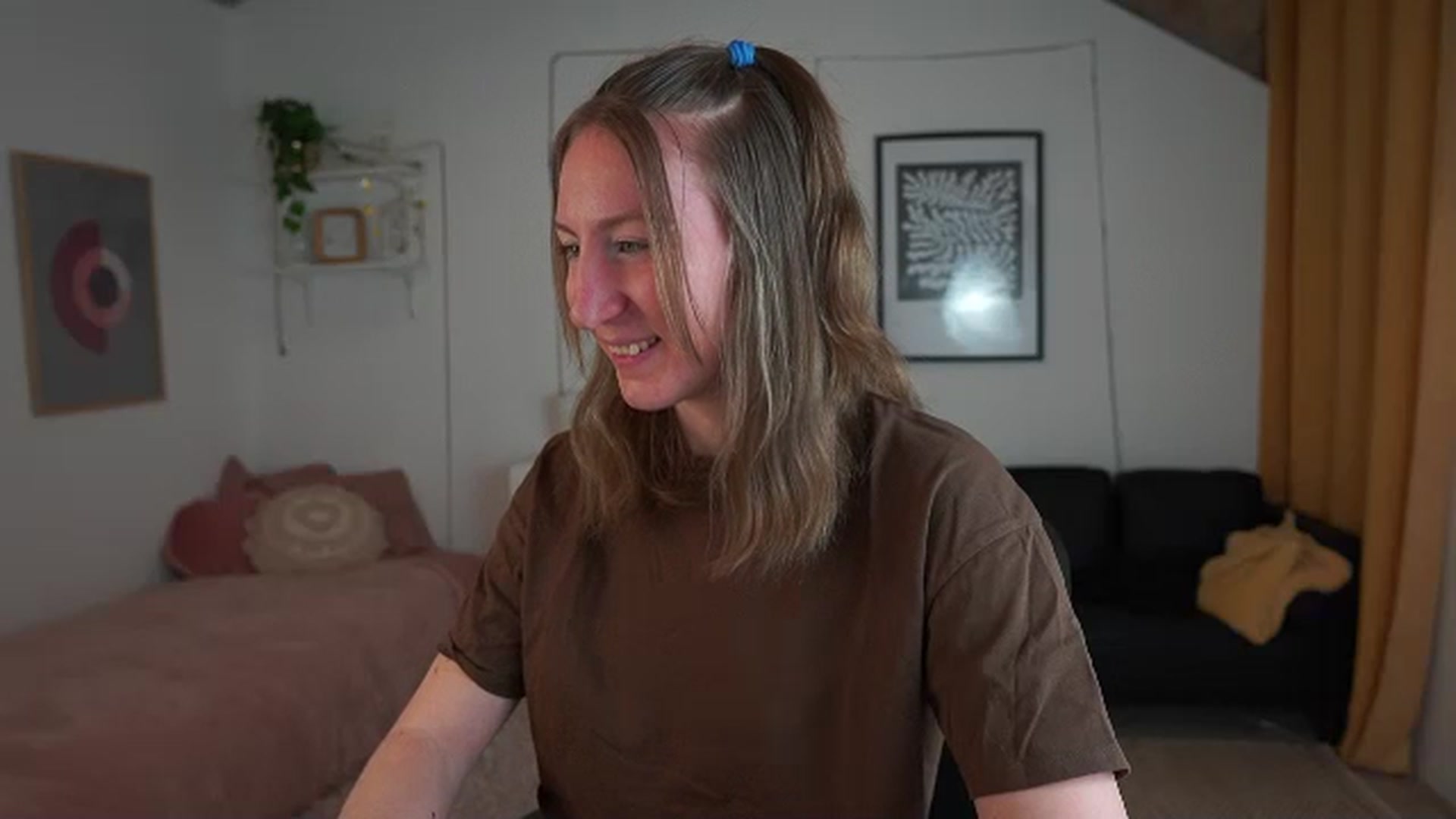 Gallery image thumbnail from Samantha_Snt's myfreecams stream on, 04/10/2024, 12:18 image 5 of 20