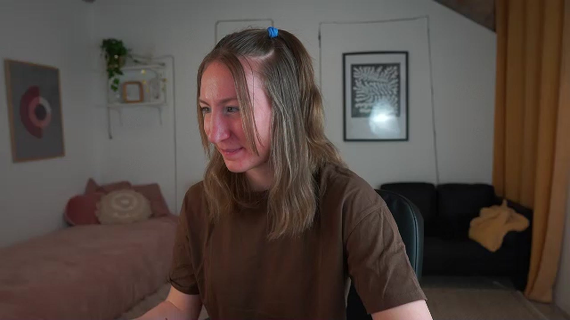 Gallery image thumbnail from Samantha_Snt's myfreecams stream on, 04/10/2024, 12:18 image 8 of 20