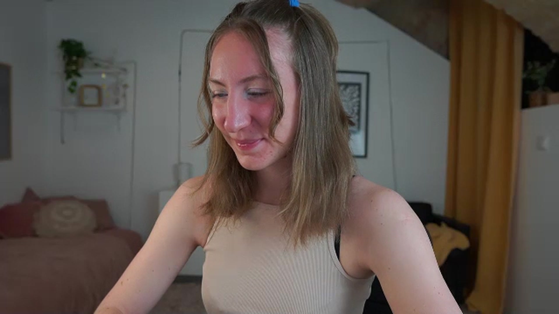 Gallery image thumbnail from Samantha_Snt's myfreecams stream on, 04/15/2024, 08:51 image 13 of 20