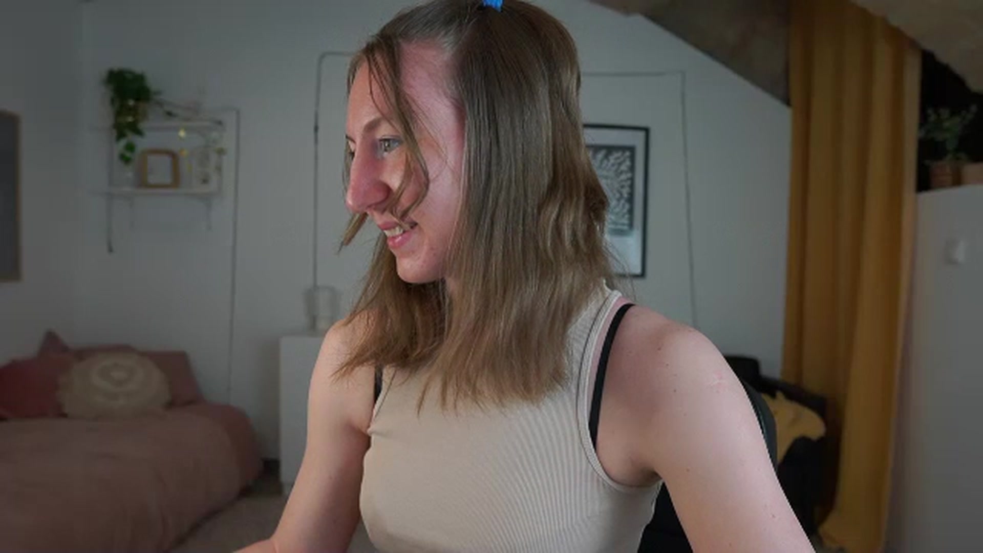 Gallery image thumbnail from Samantha_Snt's myfreecams stream on, 04/15/2024, 08:51 image 19 of 20