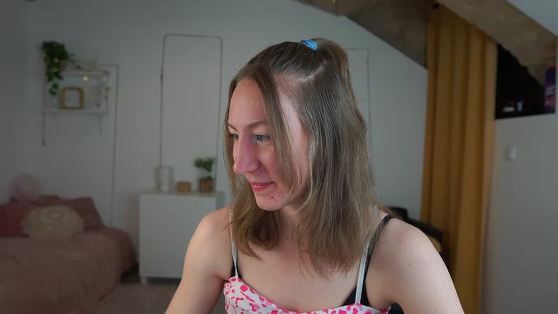 Gallery image thumbnail from Samantha_Snt's myfreecams stream on, 04/17/2024, 09:11 image 1 of 20