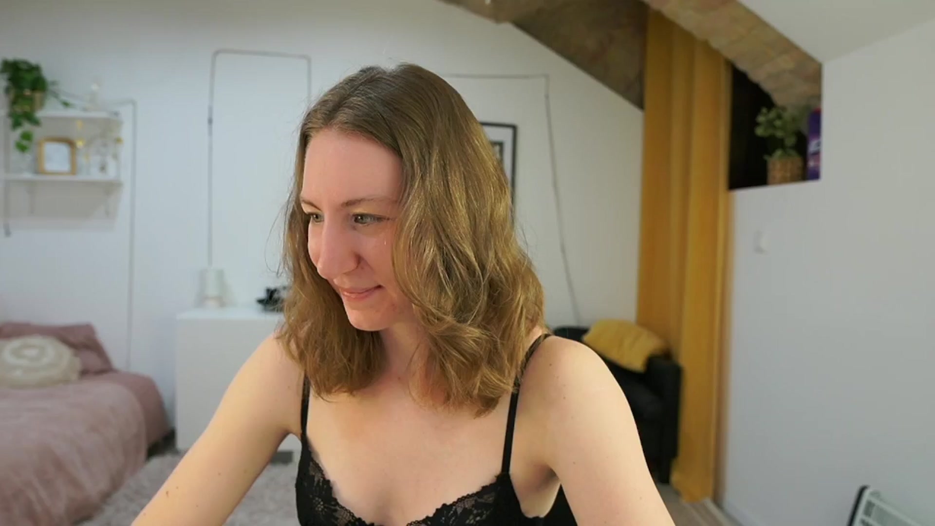 Gallery image thumbnail from Samantha_Snt's myfreecams stream on, 04/22/2024, 09:36 image 16 of 20