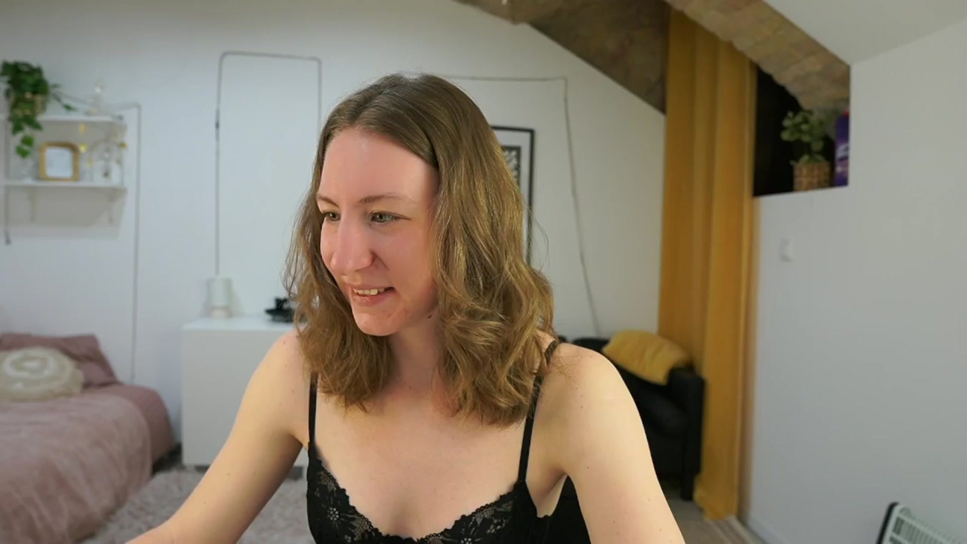 Gallery image thumbnail from Samantha_Snt's myfreecams stream on, 04/22/2024, 09:36 image 20 of 20