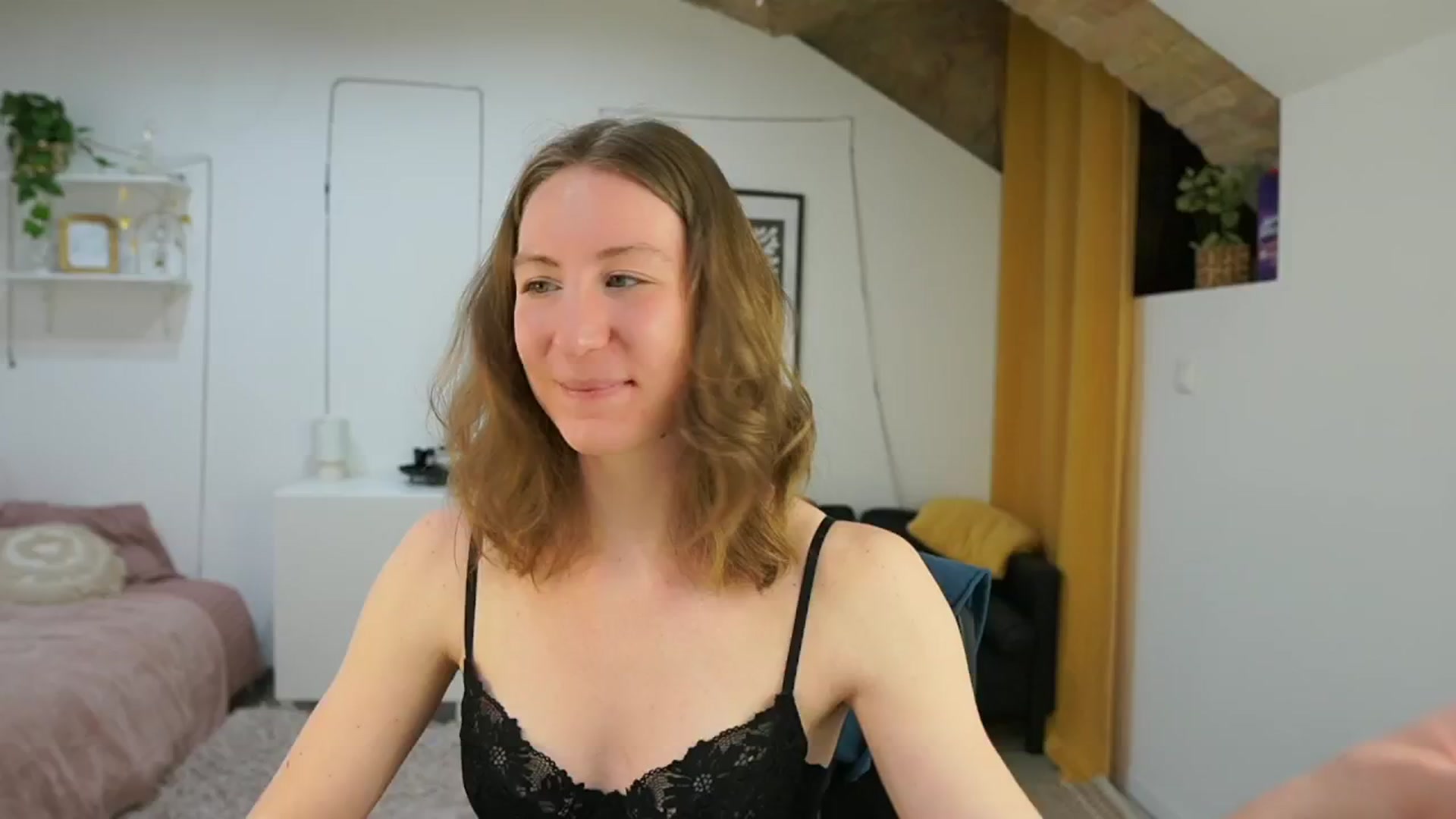 Gallery image thumbnail from Samantha_Snt's myfreecams stream on, 04/22/2024, 12:32 image 9 of 20