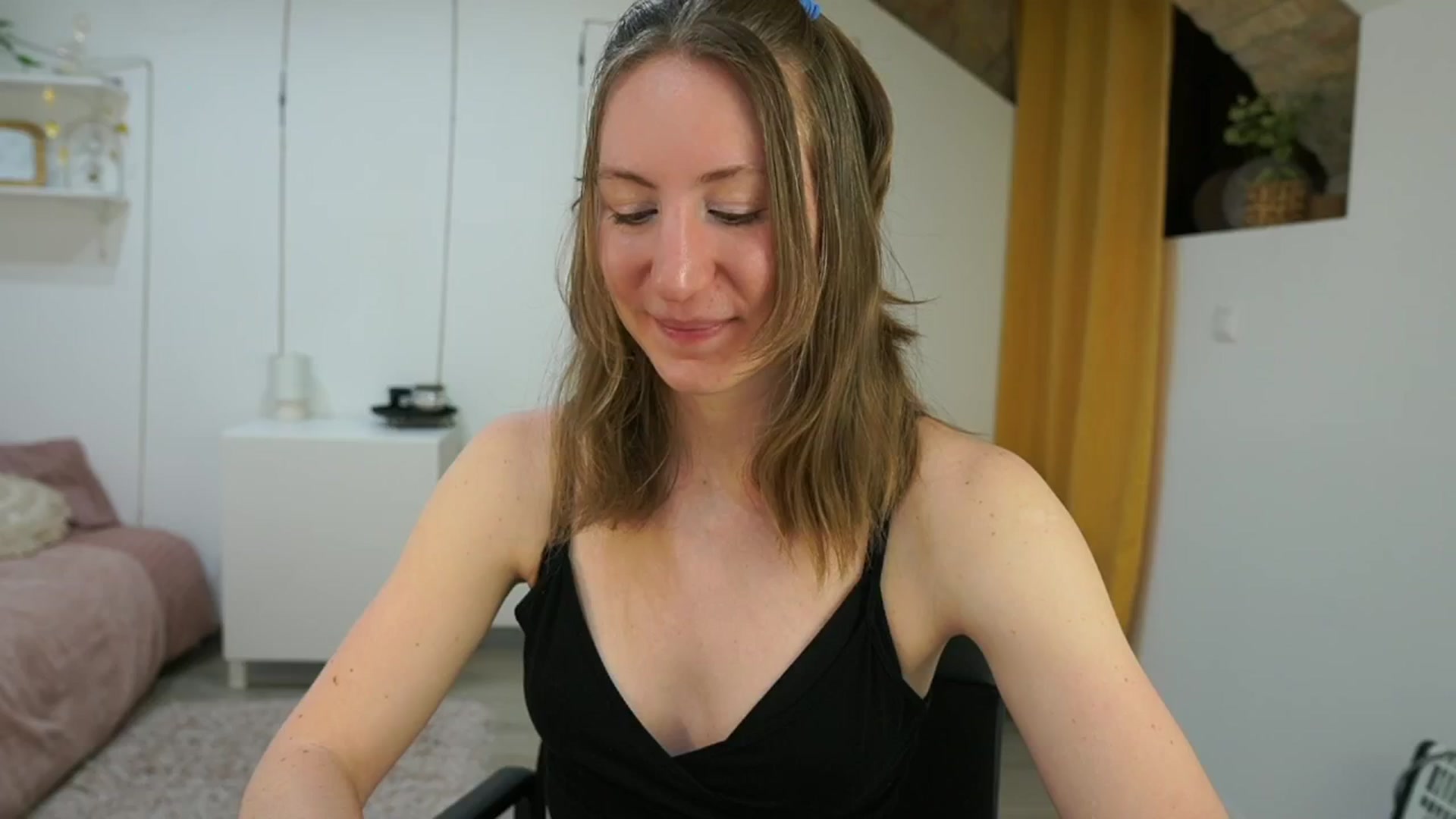 Gallery image thumbnail from Samantha_Snt's myfreecams stream on, 04/26/2024, 09:35 image 16 of 20