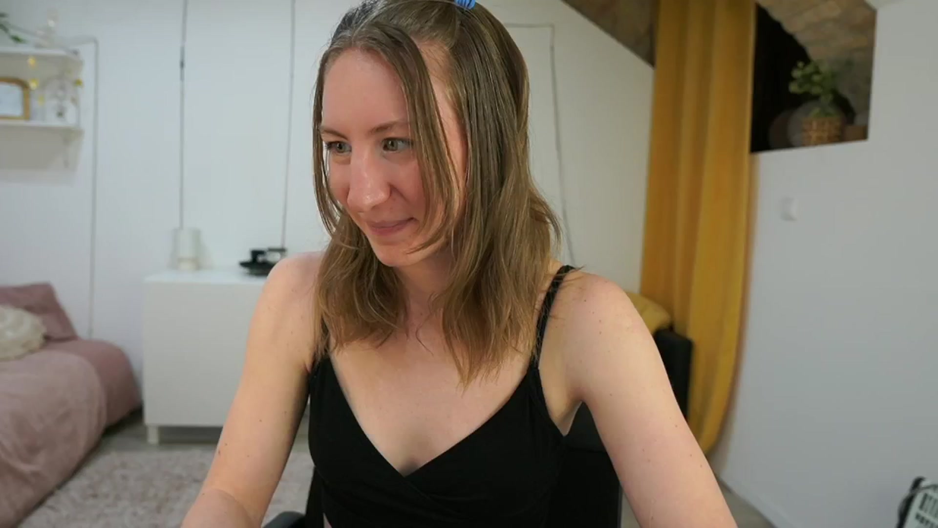 Gallery image thumbnail from Samantha_Snt's myfreecams stream on, 04/26/2024, 11:52 image 18 of 20