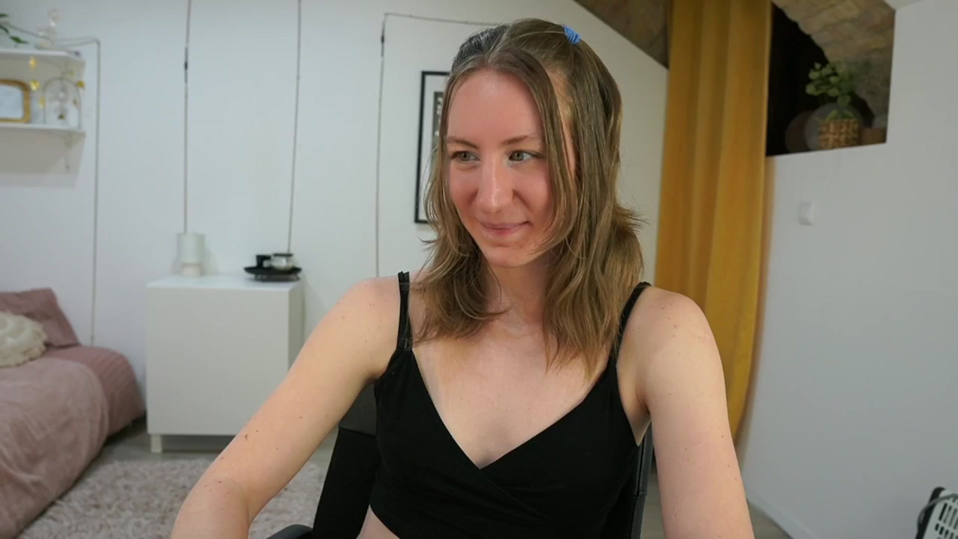 Gallery image thumbnail from Samantha_Snt's myfreecams stream on, 04/26/2024, 11:52 image 14 of 20