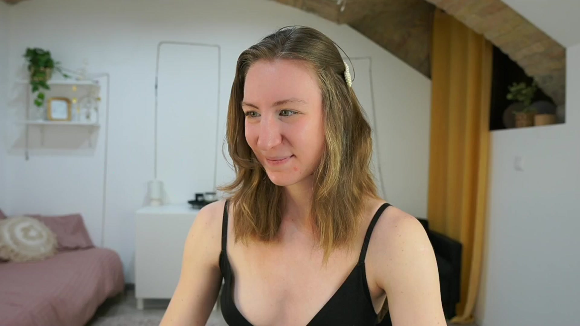 Gallery image thumbnail from Samantha_Snt's myfreecams stream on, 05/04/2024, 11:19 image 12 of 20