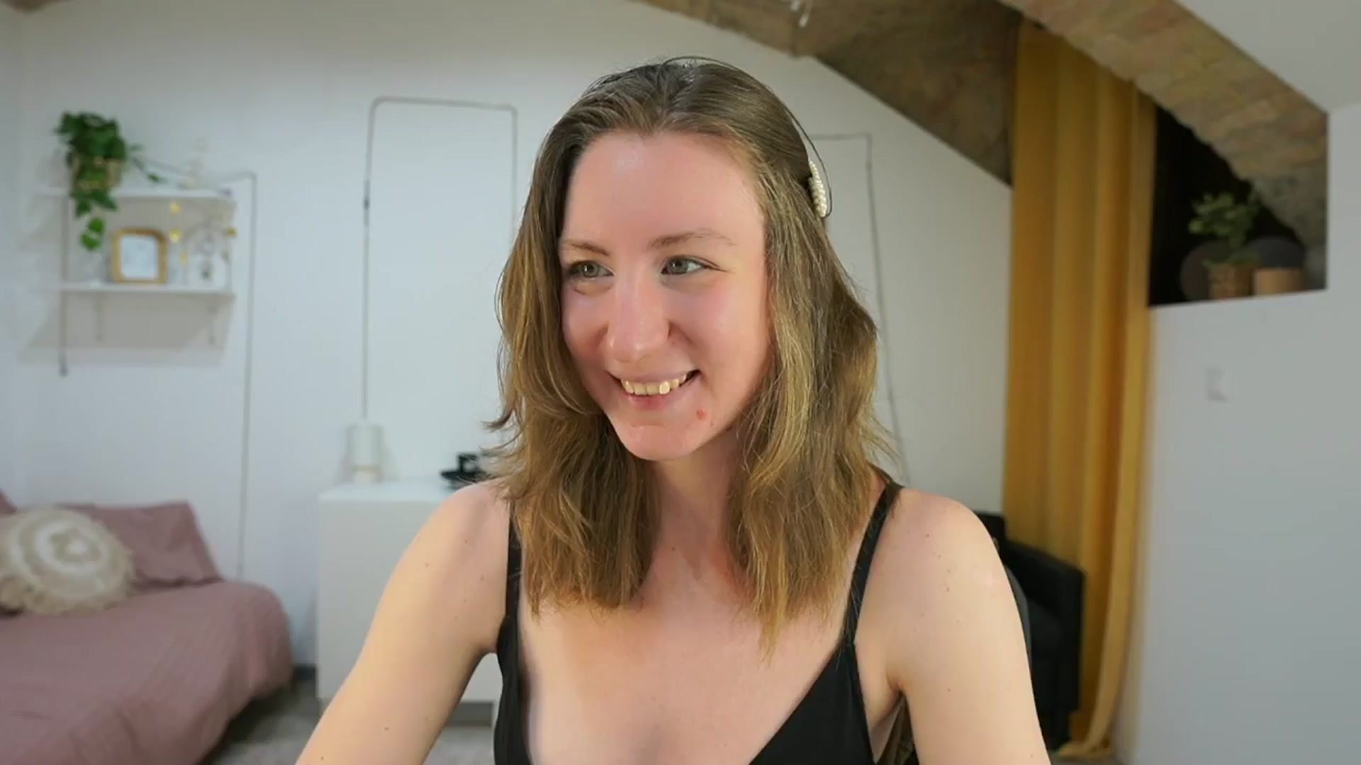 Gallery image thumbnail from Samantha_Snt's myfreecams stream on, 05/04/2024, 11:19 image 19 of 20