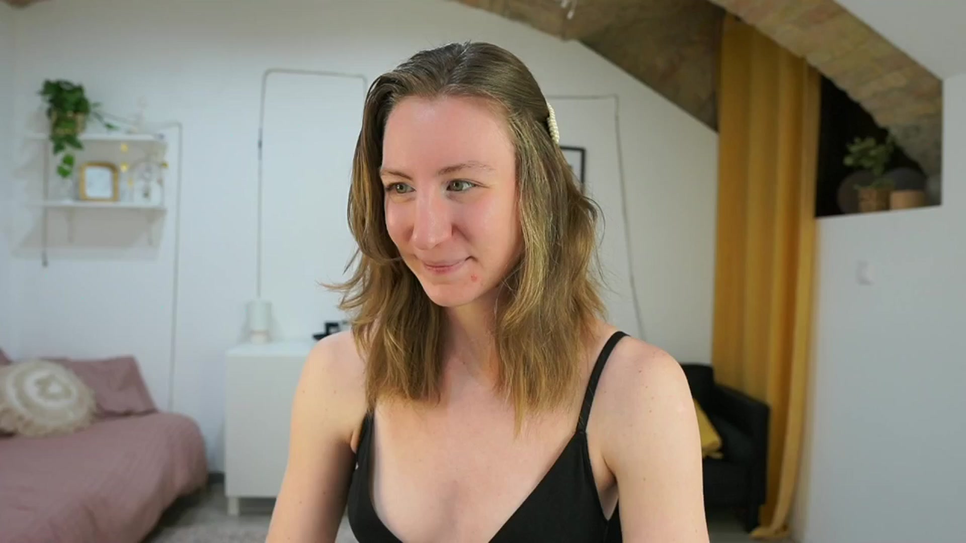 Gallery image thumbnail from Samantha_Snt's myfreecams stream on, 05/04/2024, 12:13 image 2 of 20