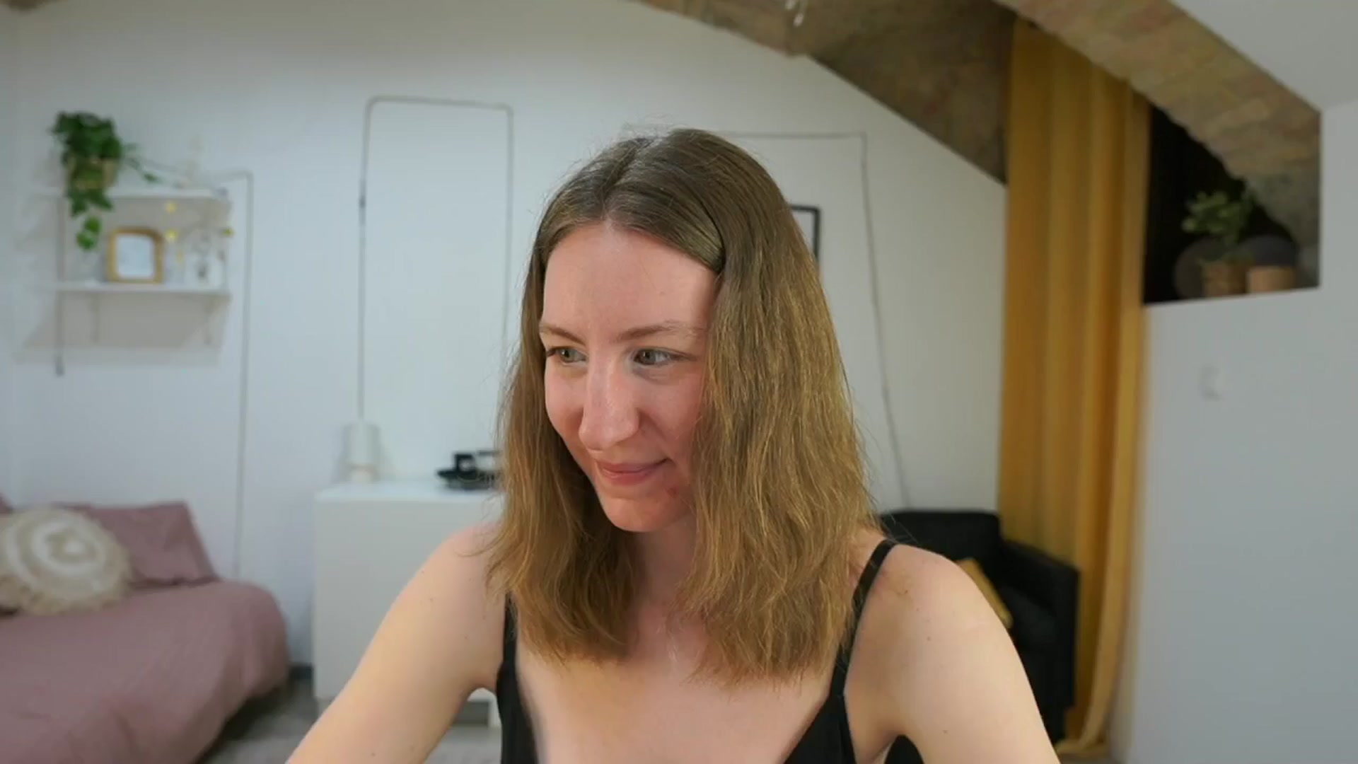 Gallery image thumbnail from Samantha_Snt's myfreecams stream on, 05/05/2024, 10:56 image 19 of 20