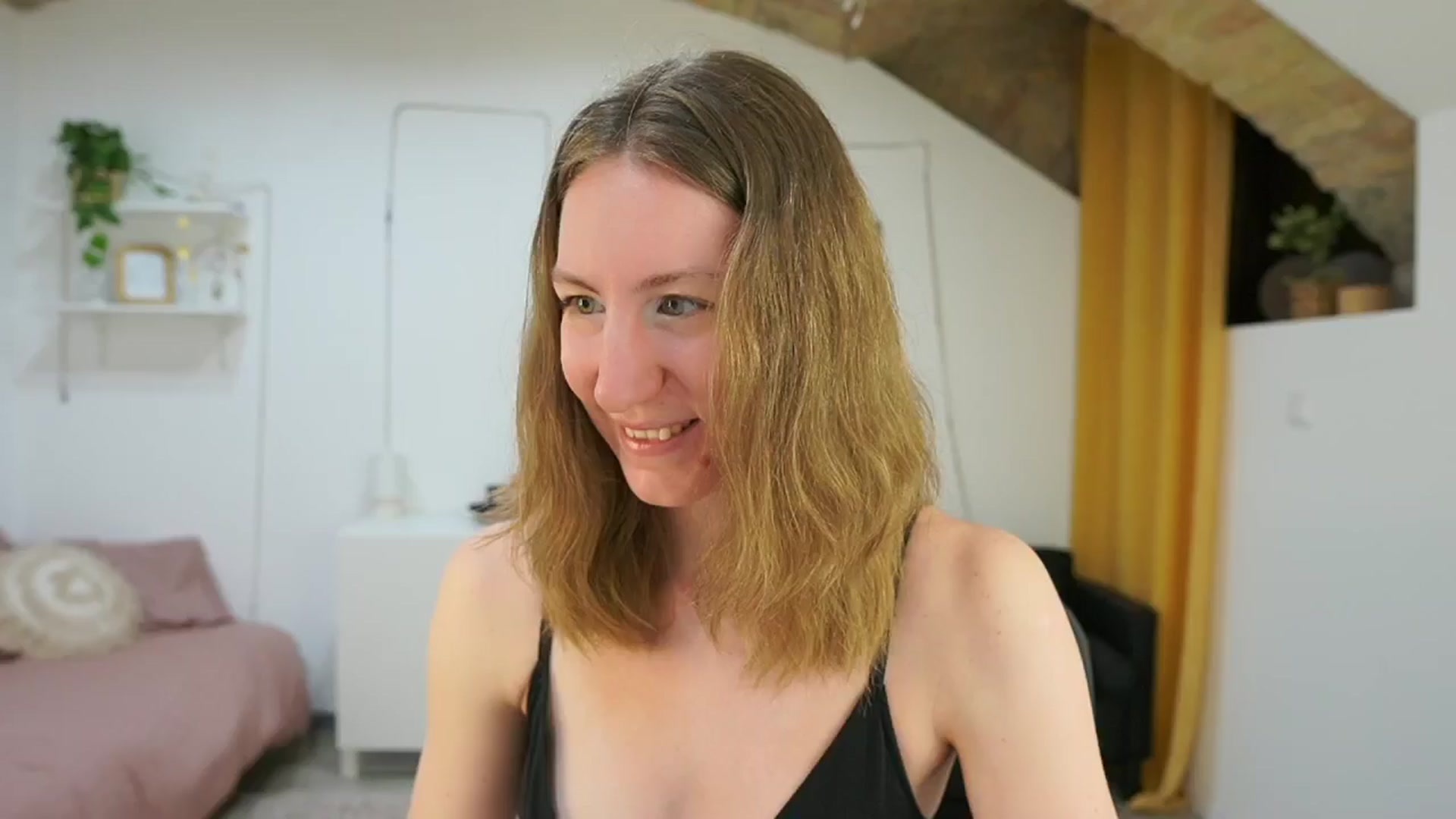 Gallery image thumbnail from Samantha_Snt's myfreecams stream on, 05/05/2024, 10:56 image 13 of 20