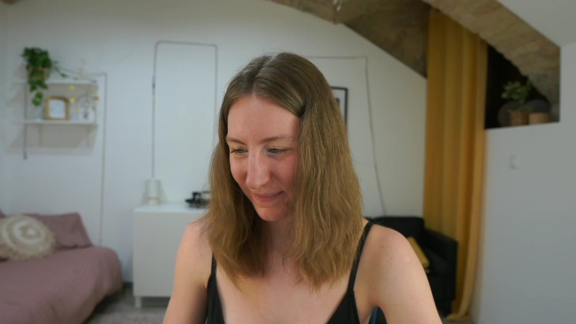 Gallery image thumbnail from Samantha_Snt's myfreecams stream on, 05/05/2024, 12:57 image 10 of 20