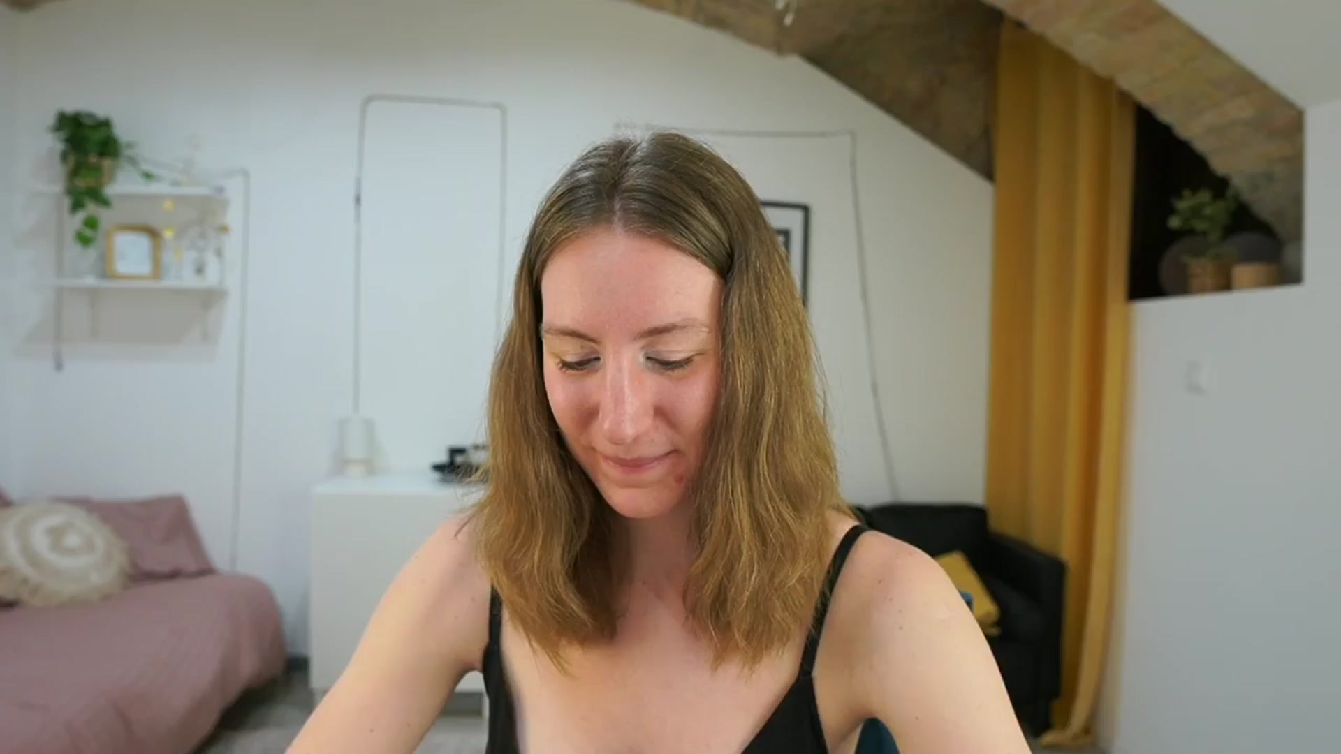 Gallery image thumbnail from Samantha_Snt's myfreecams stream on, 05/05/2024, 12:57 image 3 of 20